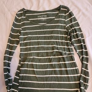 Latched Mama essential long sleeve tee